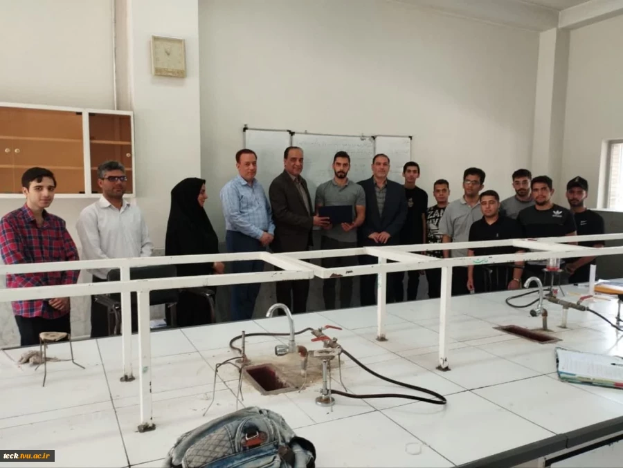 تجلیل از دانشجویان ممتاز نیمسال اول 1403 - 1402 18