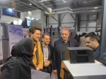 بازدید رئیس دانشگاه ملی مهارت از غرفه شرکت فرتاک کویر کاشان 2