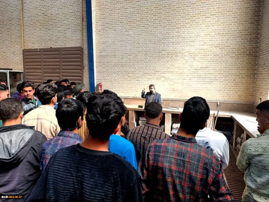 بازدید دانش آموزان مدرسه شهید حسن خدمتی آران و بیدگل از دانشکده ملی مهارت شهید رجایی کاشان 3