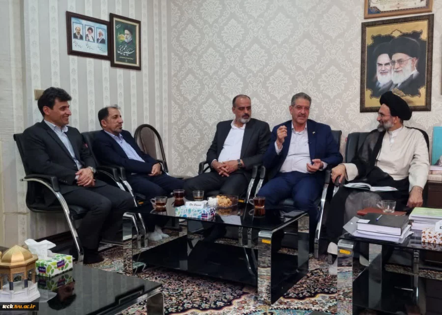رئیس دانشگاه ملی مهارت:
تربیت تکنسین ماهر و مهندس حرفه‌ای ، ماموریت ویژه دانشگاه ملی مهارت 
 2