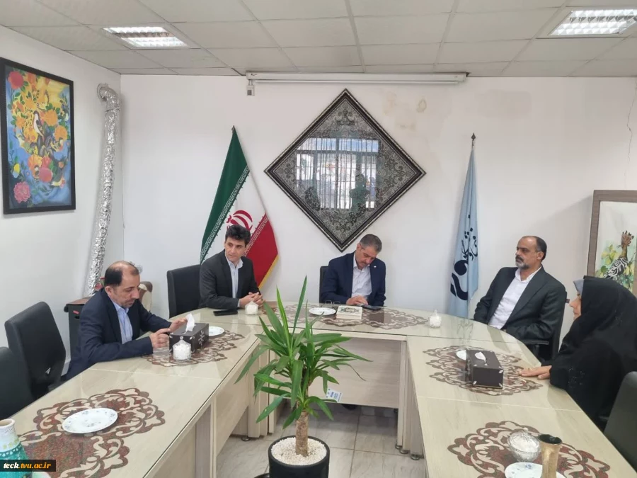 بازدید دکتر زمانی، رئیس دانشگاه ملی مهارت از خوابگاه آموزشکده‌ دختران کاشان 4