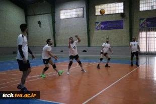 برگزاری نخستین دوره مسابقات والیبال بسیج اساتید و کارکنان دانشگاه ها ومراکز آموزش عالی منطقه کاشان به مناسبت هفته بسیج 4