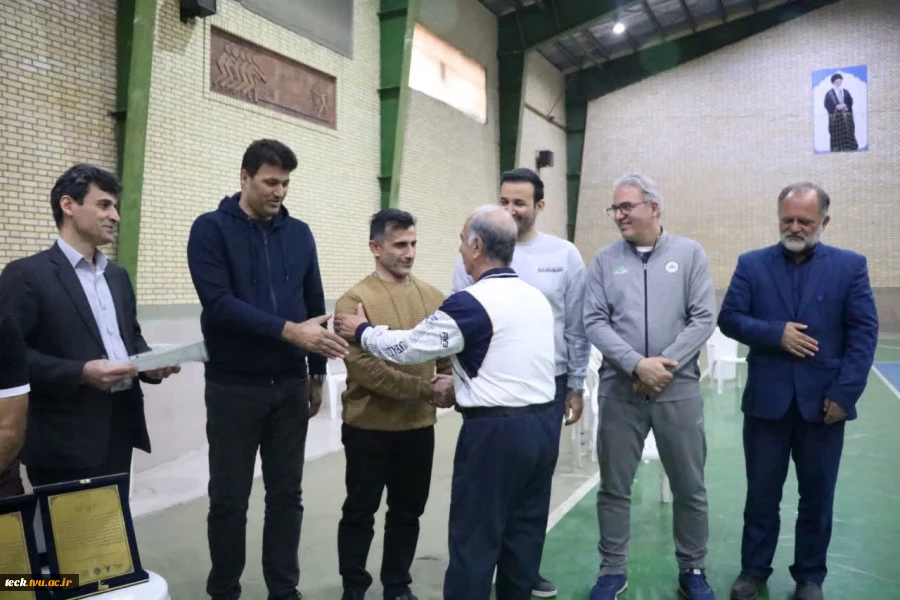 برگزاری نخستین دوره مسابقات والیبال بسیج اساتید و کارکنان دانشگاه ها ومراکز آموزش عالی منطقه کاشان به مناسبت هفته بسیج 7