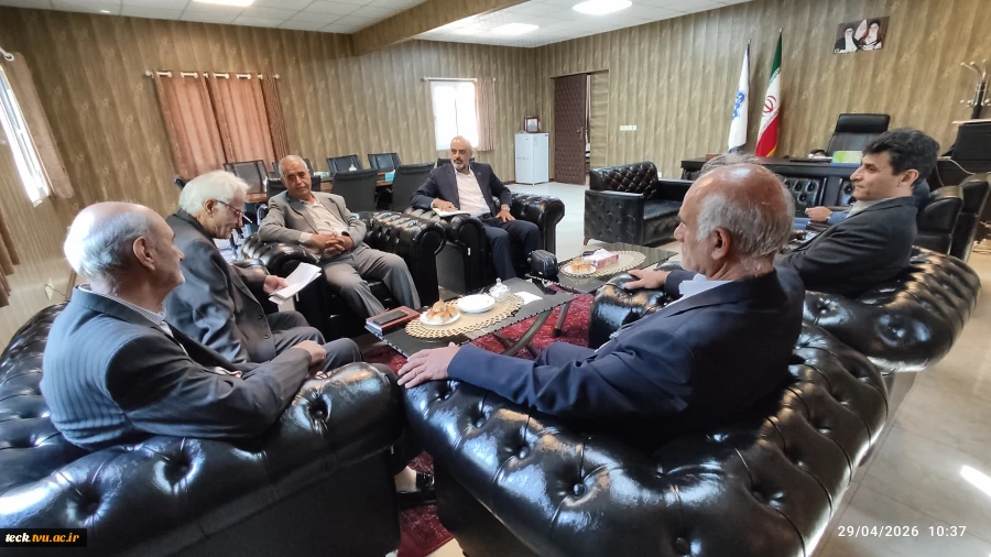 ملاقات معاون اداری و مالی دانشگاه ملی مهارت با نمایندگان بازنشستگان دانشکده شهید رجایی کاشان 4