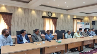 نشست مدیرکل دفتر همکاری‌های علمی و بین‌المللی دانشگاه ملی مهارت با اعضای هیئت علمی دانشکده های کاشان 5