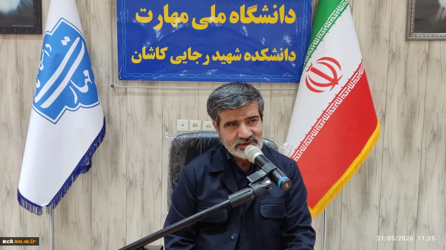 سردار حاج حمید مختص آبادی :
وحدت و انسجام ملی از مولفه های قدرت ایران است.
 4